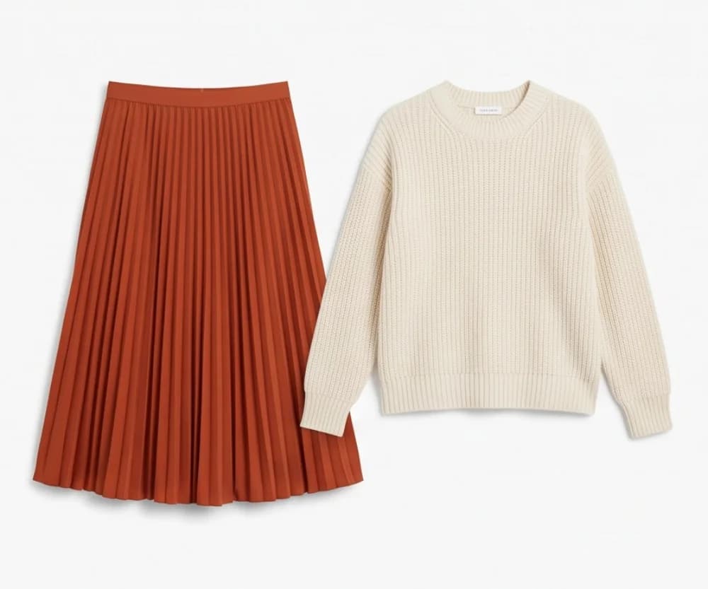 The garment as photographed before generation