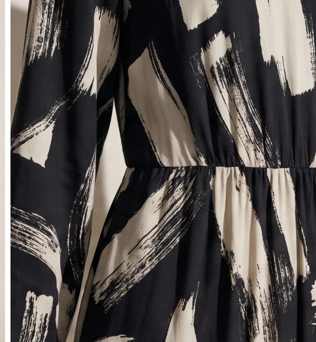 Brushstroke print dress, print and logo close-up